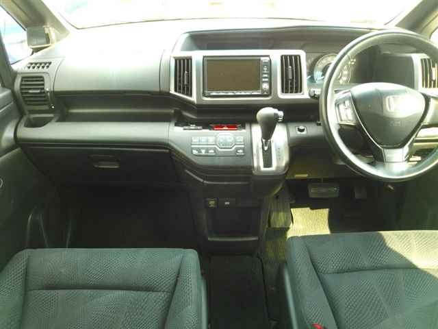 HONDA STEP WAGON 2010