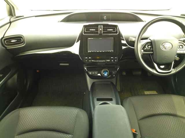 TOYOTA PRIUS 2019