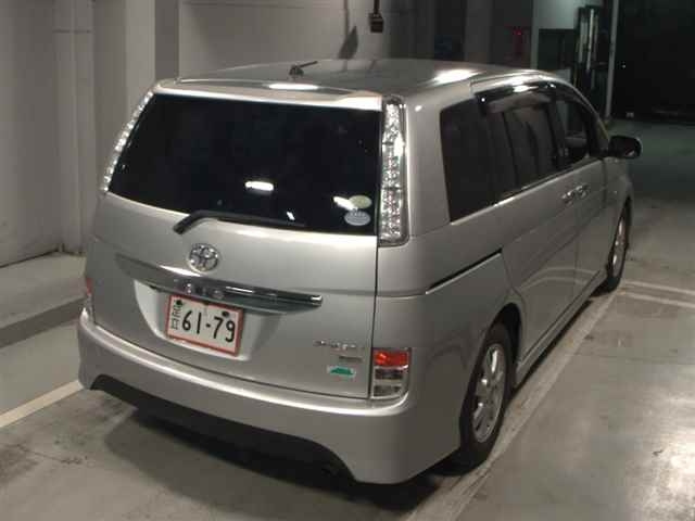 TOYOTA ISIS 2013
