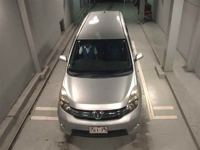 TOYOTA ISIS 2013