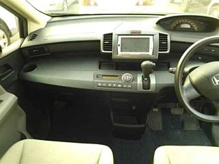 HONDA FREED 2009