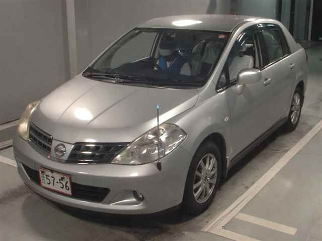 NISSAN TIIDA LATIO 2011