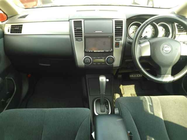 NISSAN TIIDA LATIO 2011