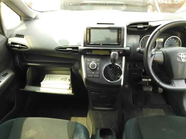 TOYOTA WISH 2009