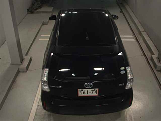 TOYOTA PRIUS ALPHA 2013