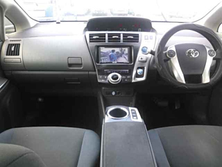 TOYOTA PRIUS ALPHA 2013