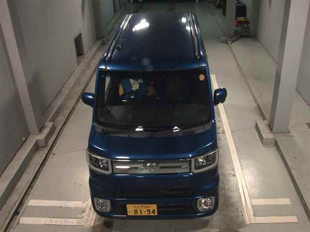 TOYOTA PIXIS MEGA 2016