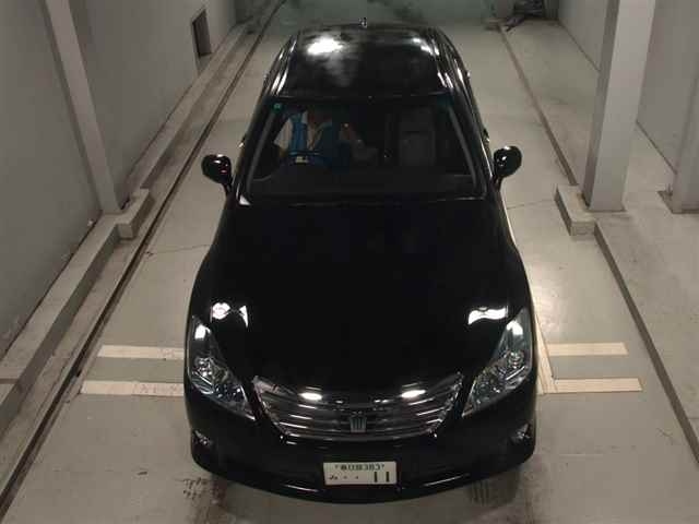 TOYOTA CROWN 2010