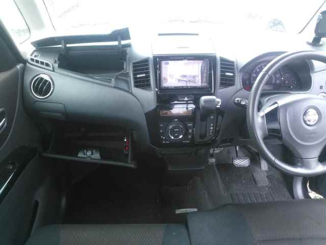 NISSAN ROOX 2012