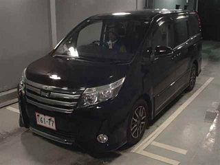 TOYOTA NOAH 2016
