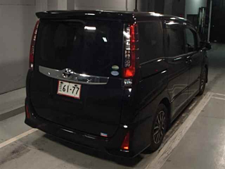 TOYOTA NOAH 2016