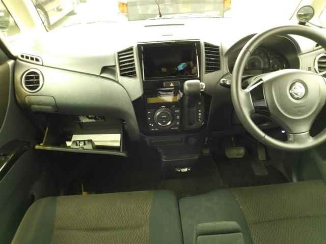 NISSAN ROOX 2010