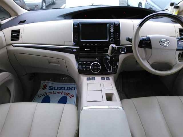 TOYOTA ESTIMA HYBRID 2015