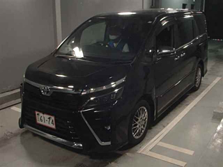 TOYOTA VOXY 2020