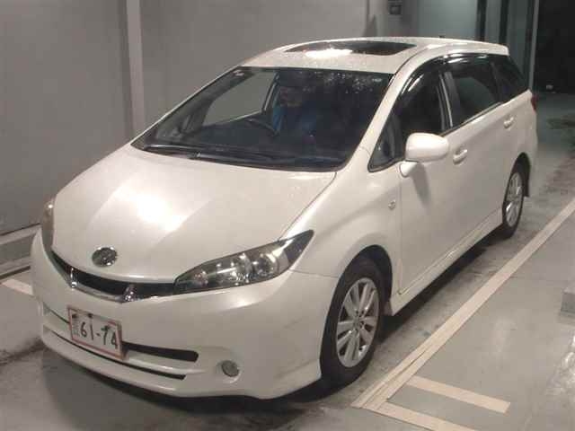 TOYOTA WISH 2010