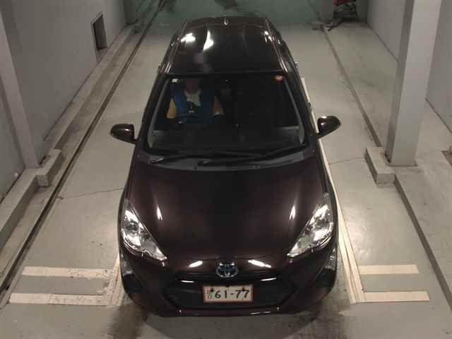 TOYOTA AQUA 2017