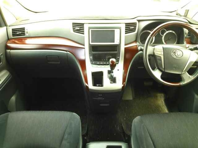 TOYOTA VELLFIRE 2009