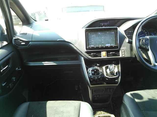 TOYOTA VOXY 2021