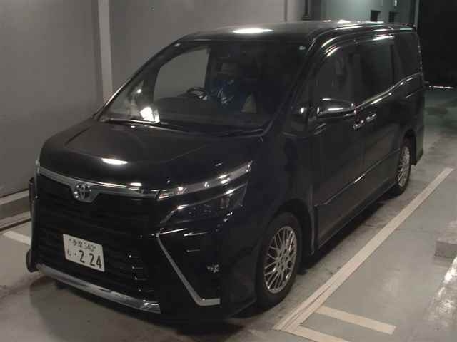 TOYOTA VOXY 2021
