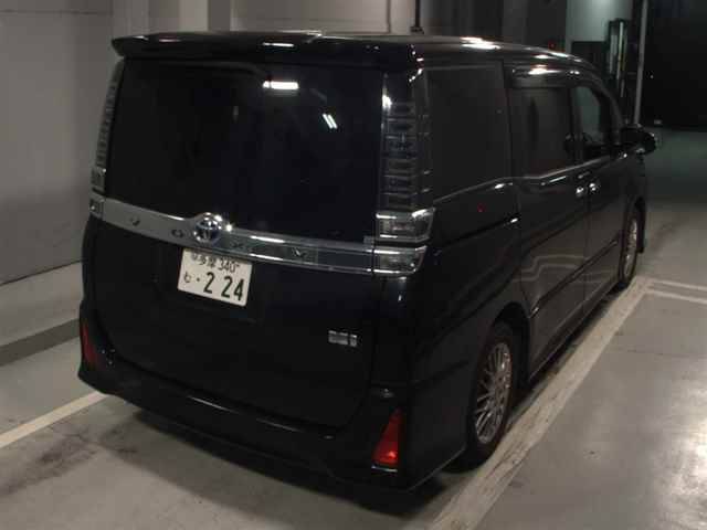 TOYOTA VOXY 2021