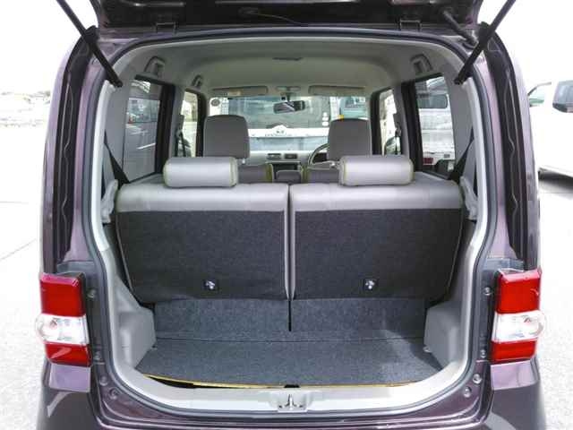 TOYOTA PIXIS SPACE 2016