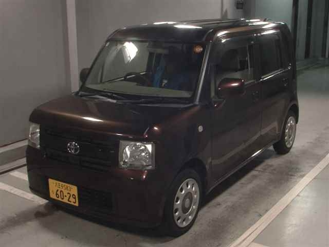 TOYOTA PIXIS SPACE 2016