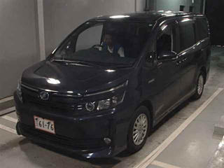 TOYOTA VOXY 2016