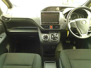 TOYOTA VOXY 2016