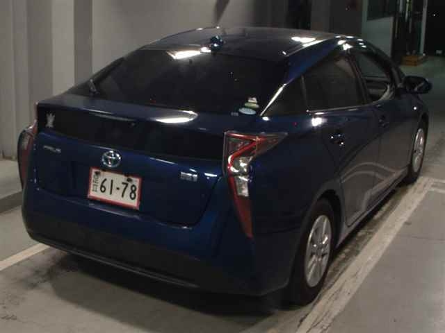 TOYOTA PRIUS 2016