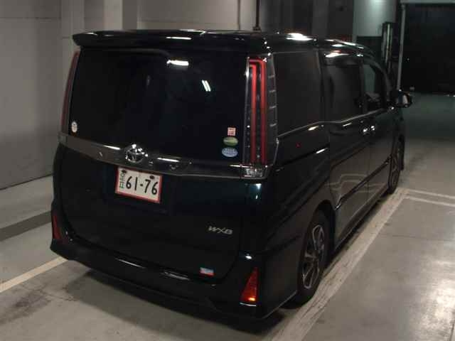TOYOTA NOAH 2018