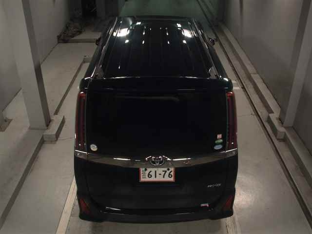 TOYOTA NOAH 2018