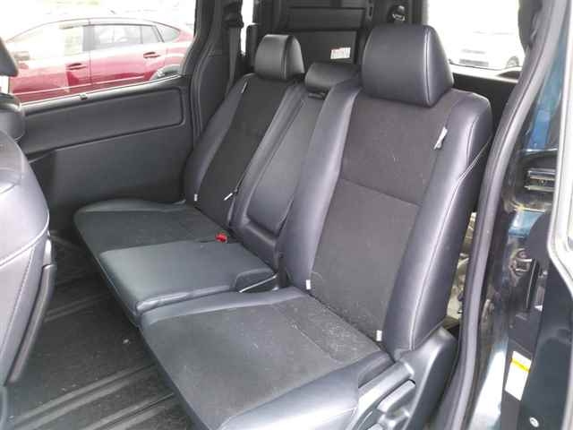 TOYOTA NOAH 2018