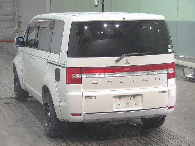 MITSUBISHI DELICA D5 2008