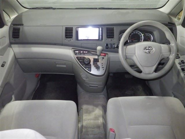 TOYOTA ISIS 2014