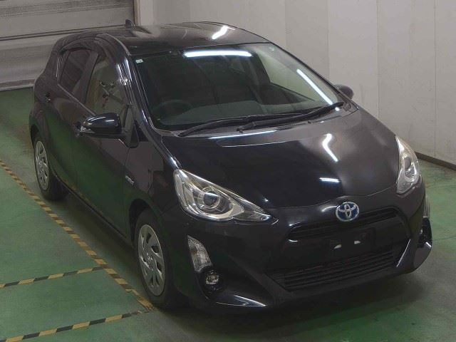 TOYOTA AQUA 2016