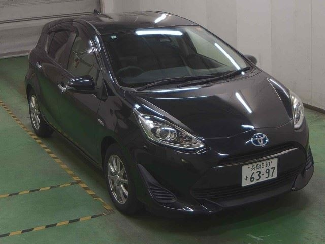 TOYOTA AQUA 2018