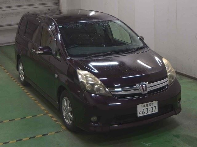 TOYOTA ISIS 2013