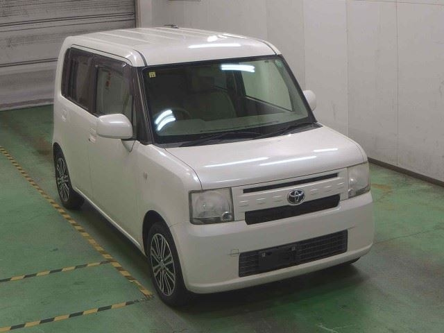 TOYOTA PIXIS SPACE 2015