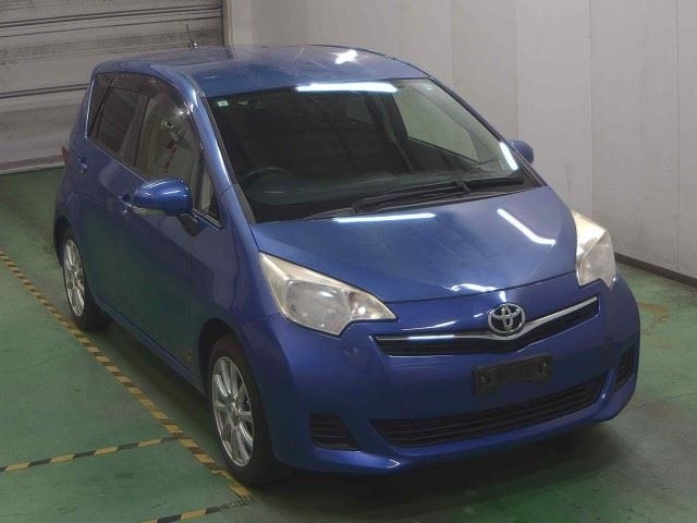 TOYOTA RACTIS 2013