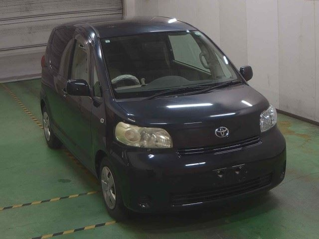 TOYOTA PORTE 2010