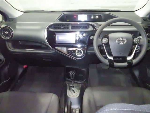 TOYOTA AQUA 2018