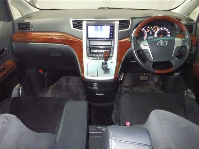 TOYOTA ALPHARD 2009
