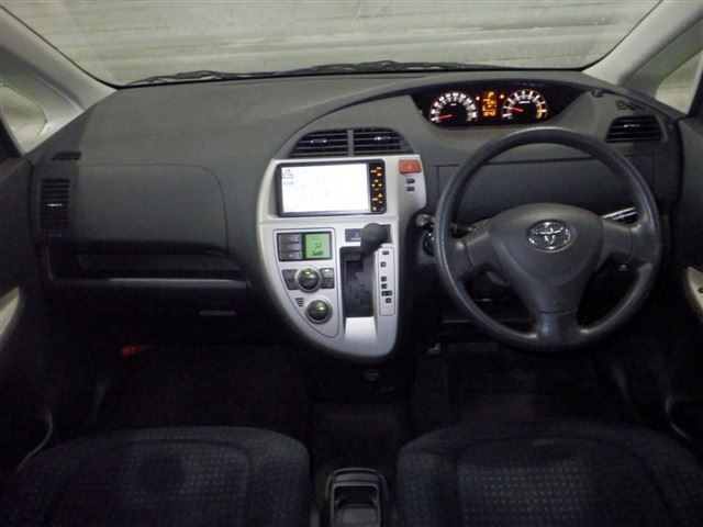 TOYOTA RACTIS 2010