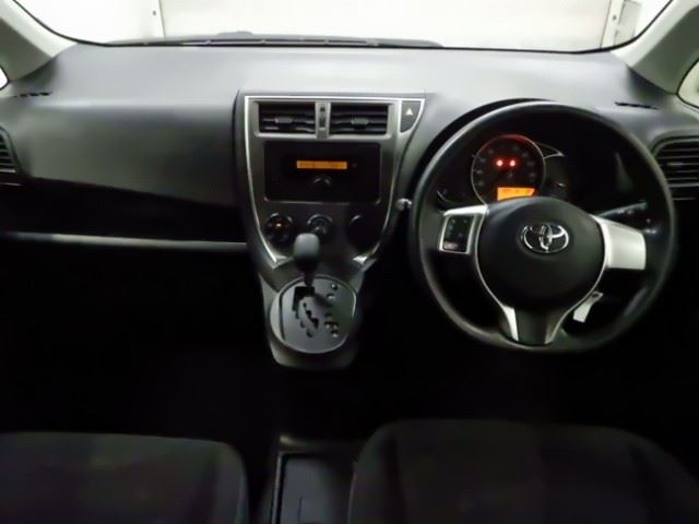 TOYOTA RACTIS 2013