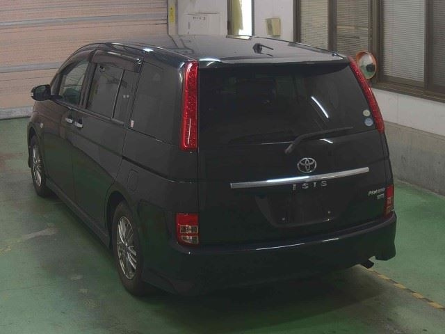 TOYOTA ISIS 2010