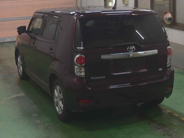 TOYOTA COROLLA RUMION 2011