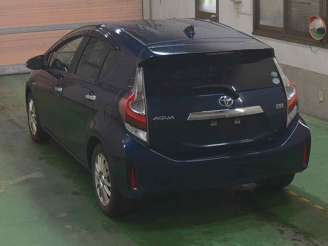 TOYOTA AQUA 2018