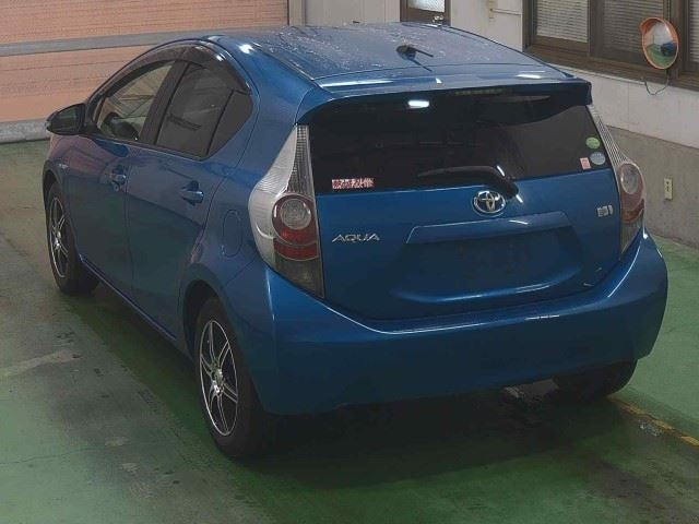 TOYOTA AQUA 2012