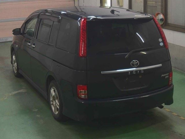 TOYOTA ISIS 2010