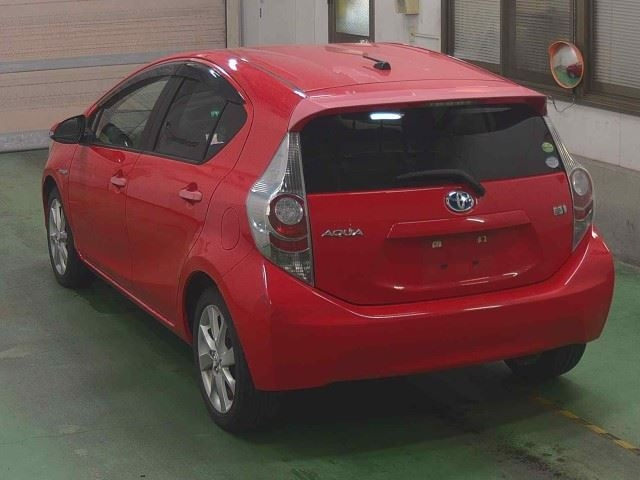 TOYOTA AQUA 2012